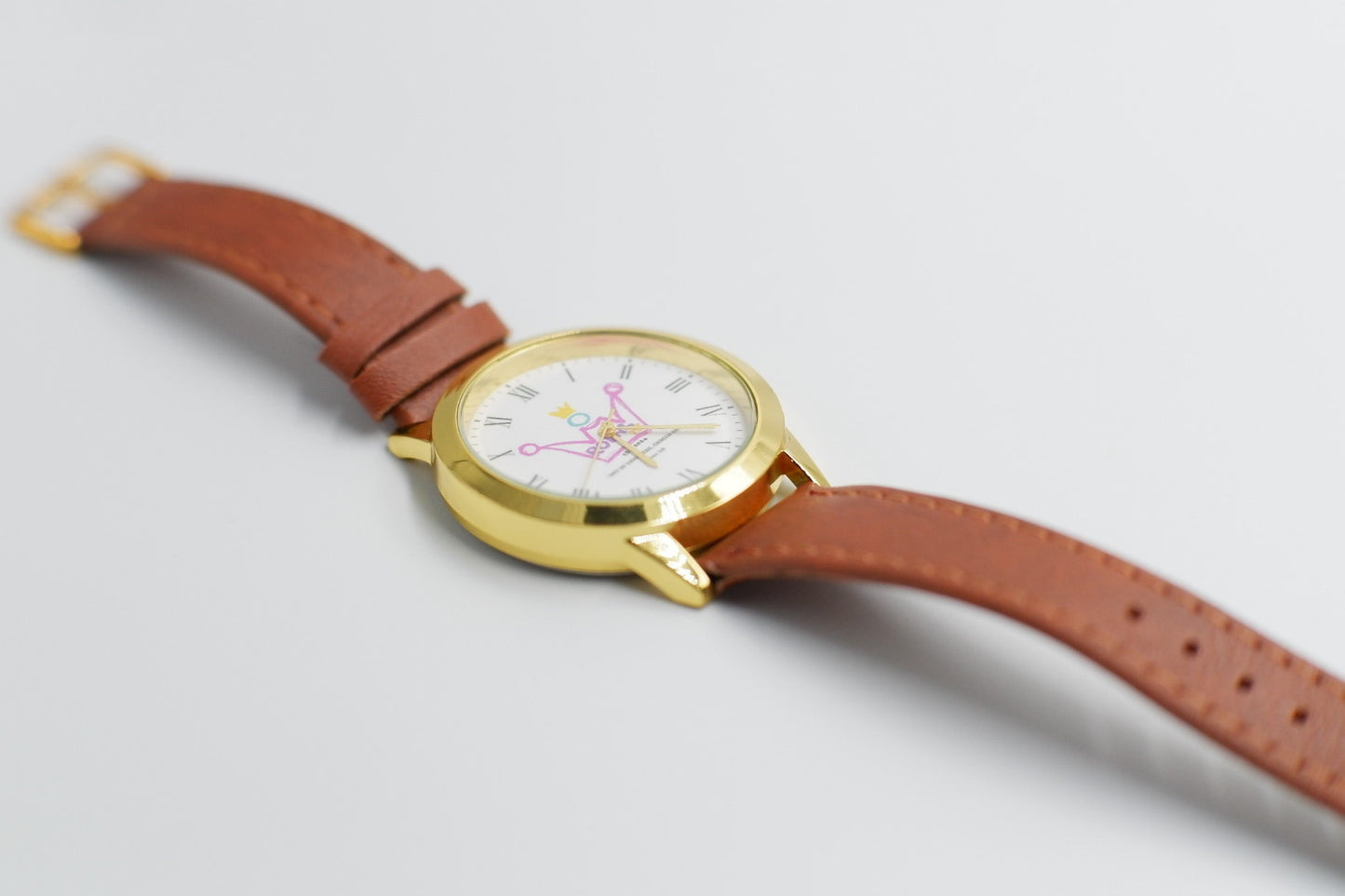 LEATHER STRAP GOLD FASHION WATCH ROYAL TEE LOGO