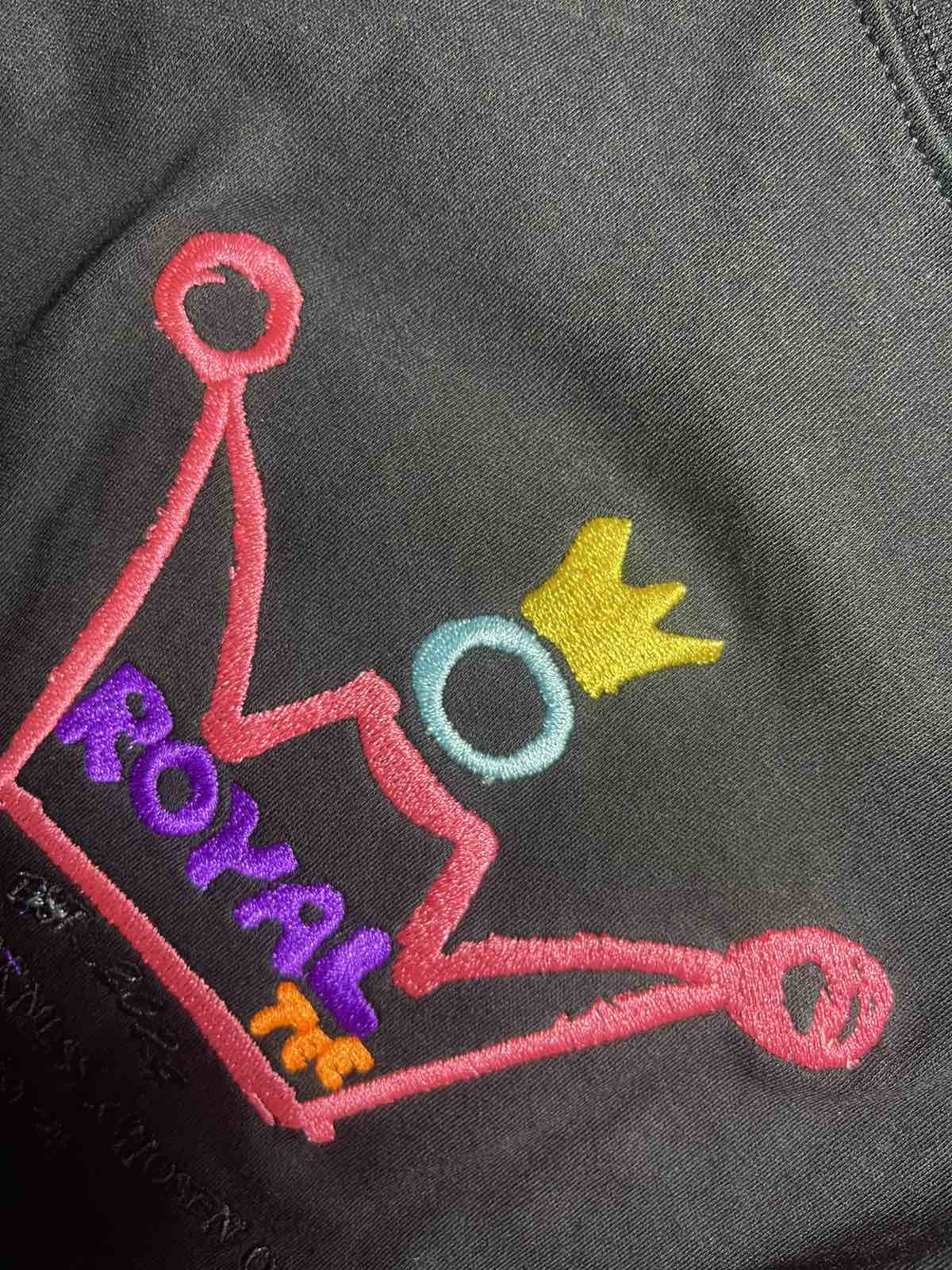 EMBROIDERED ROYAL TEE LOGO BLACK STRECHABLE SHIRT